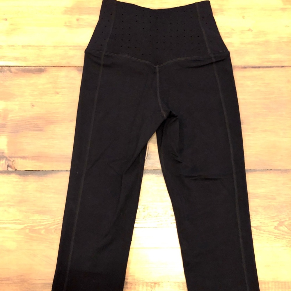 Size small  Nike Super High Rise Legging Capris
